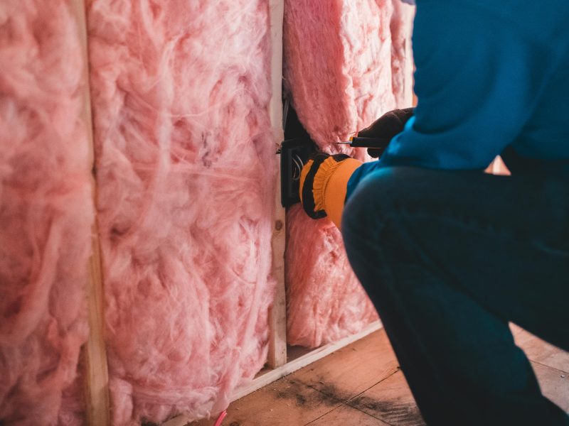 Combien coûte vraiment l&rsquo;isolation des combles en ouate de cellulose ?