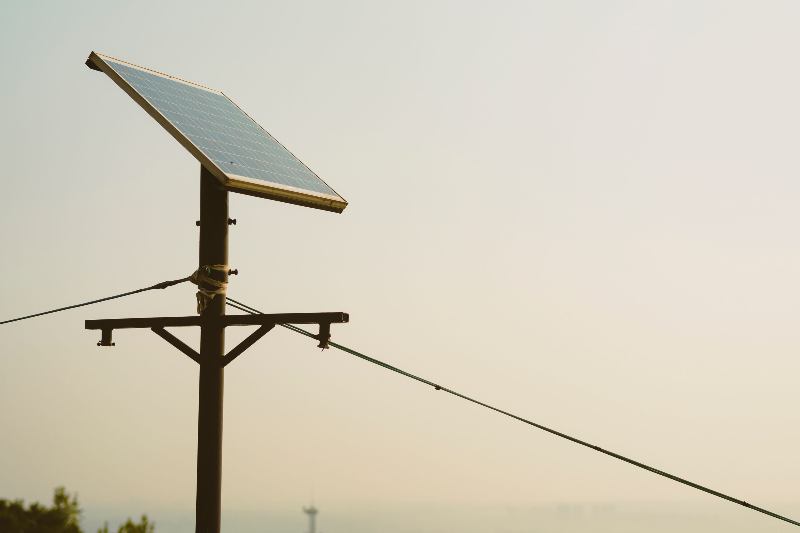 Panneau photovoltaïque isolé sur poteau