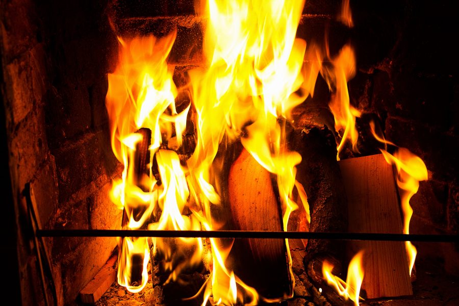 Comment allumer un feu de cheminée qui prend du premier coup ?